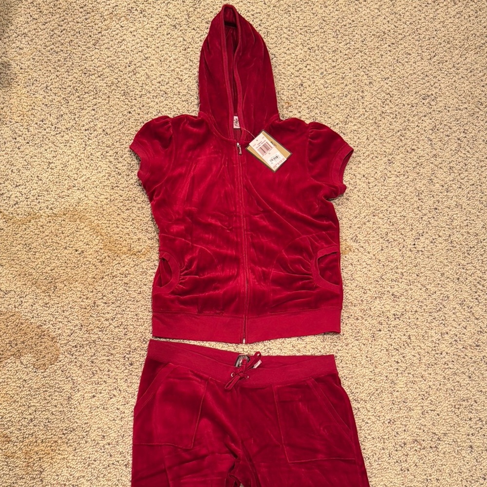 Juicy Couture Women's Red Velour Short Sleeve Hoodie Set Top XL Bottom L - Picture 2 of 7